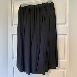 Knee length skirt. Size 18